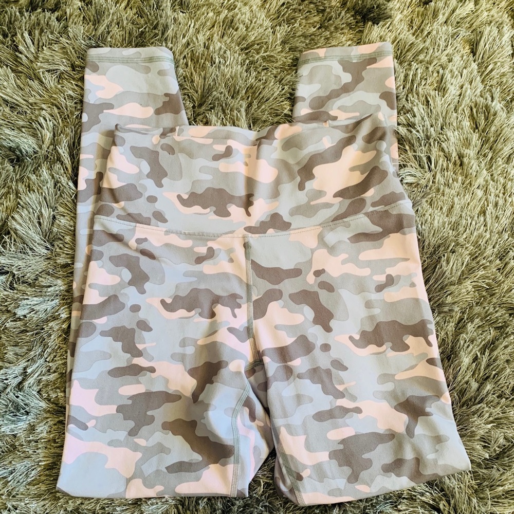 Fabletics camo leggings gray and pink size xs